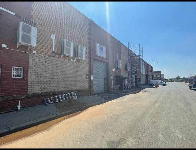 INDUSTRIAL PROPERTY TO RENT IN HENNOPSPARK